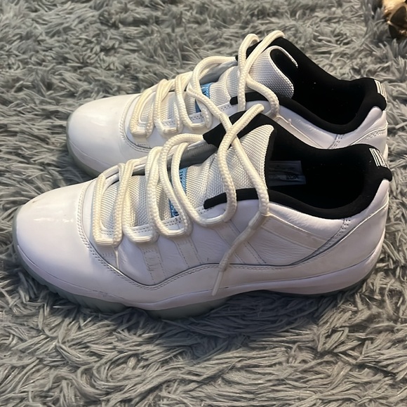 WORN air jordan 11 retro low “legend blue” - Picture 3 of 4